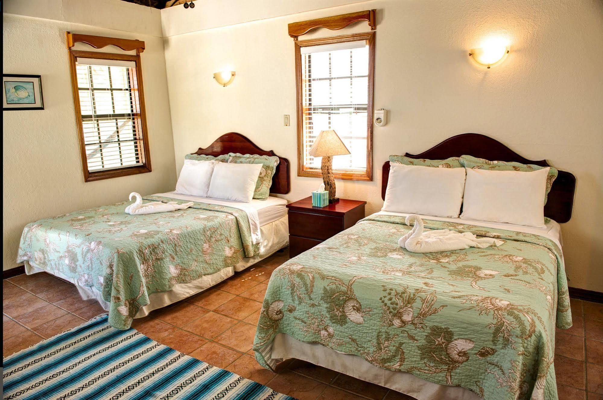 Turneffe Atoll Blackbird Caye Resort מראה חיצוני תמונה