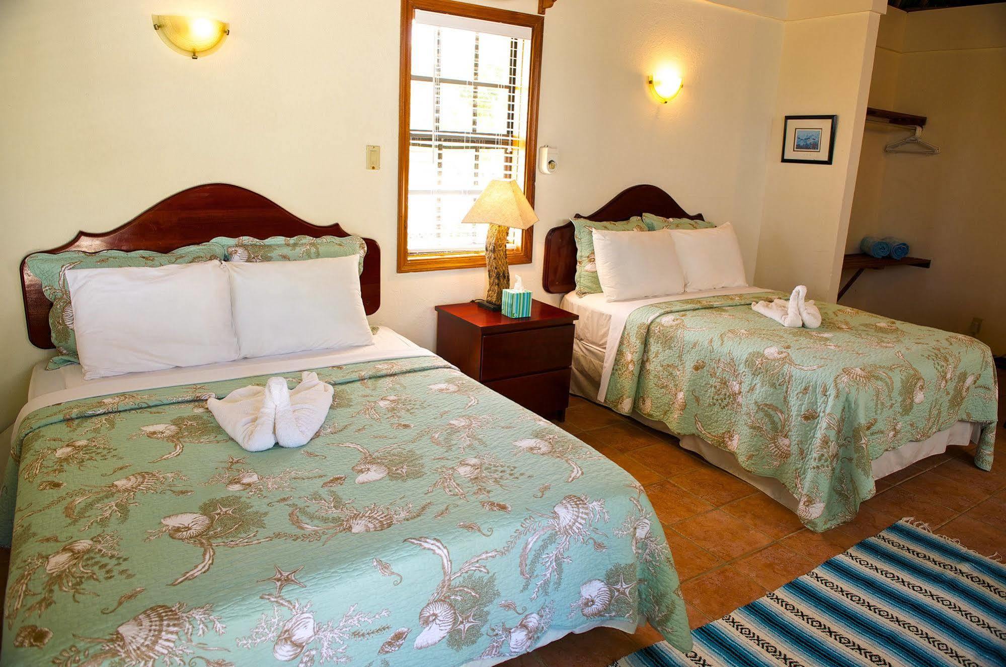 Turneffe Atoll Blackbird Caye Resort מראה חיצוני תמונה